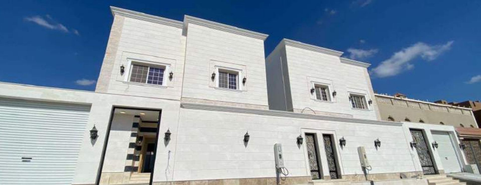 Residential duplex villas by Raeez Alomran